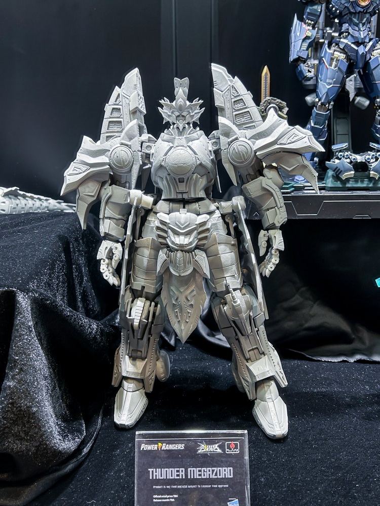 サンダー様 Sentinel Flame Power Rangers Megazord | Bombusbee
