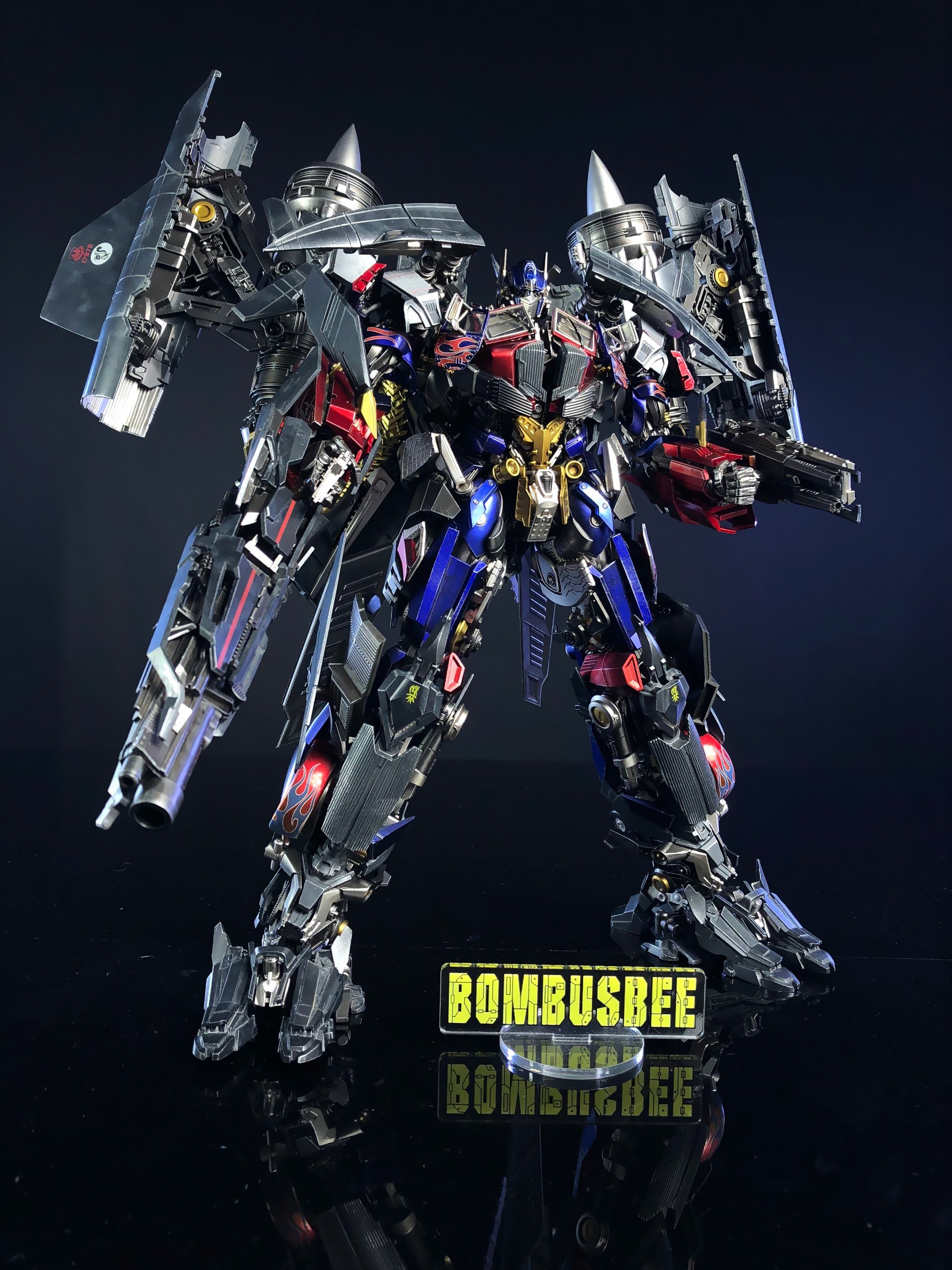 Premium DLX Jetfire Transformer | Bombusbee